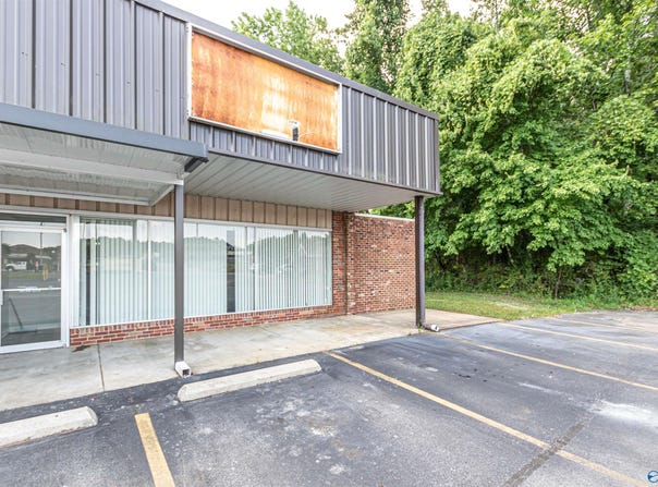 965 N Brindlee Mountain Parkway, Arab, AL 35016