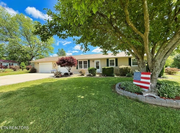 155 Valley View Rd, LaFollette, TN 37766