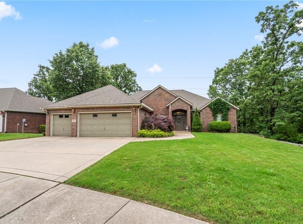 2908 Cortney Circle, Siloam Springs, AR 72761
