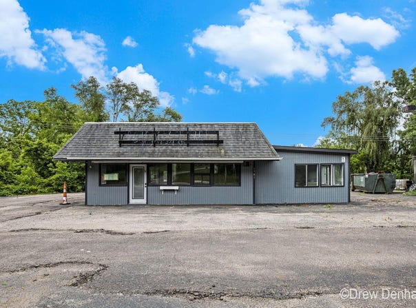 6981 W Blue Water Highway, Saranac, MI 48881