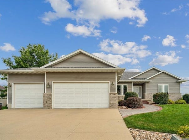 4390 McGowan Blvd, Marion, IA 52302