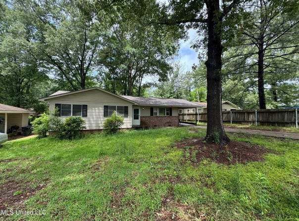 151 Queen Joanna Lane, Jackson, MS 39209