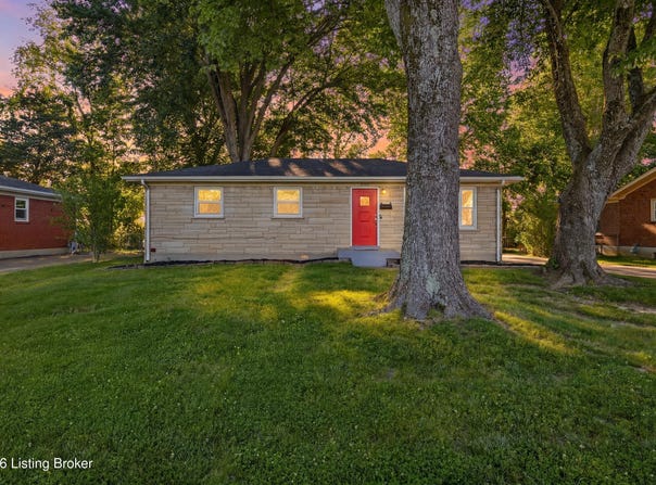 8105 Devonshire Dr, Louisville, KY 40258