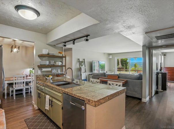 31940 Del Cielo Este unit: D3, Bonsall, CA 92003
