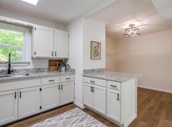 1220 S Brazos Street, Weatherford, TX 76086