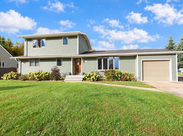 315 S ROCKWAY Street, MISHICOT, WI 54228