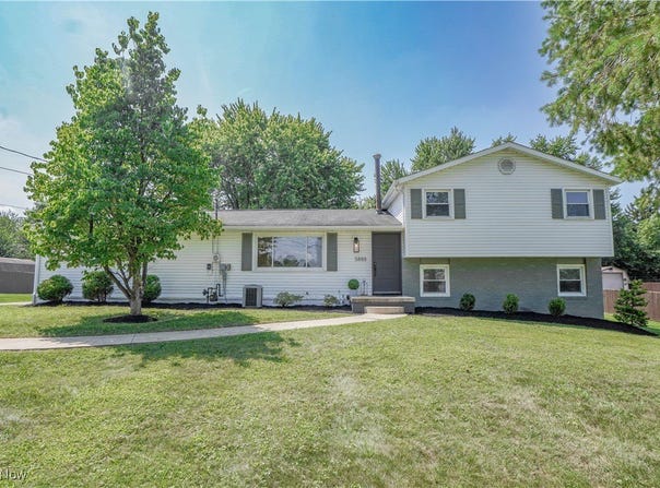 5888 Longview Street SW, Massillon, OH 44646