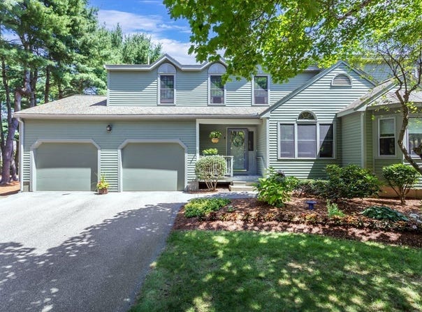 9 Spruce Pond Rd, Franklin, MA 02038