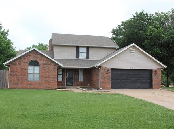 201 E Park Plaza Drive, Stroud, OK 74079