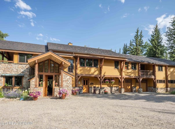 155 E BUCK MOUNTAIN Road, Jackson, WY 83001