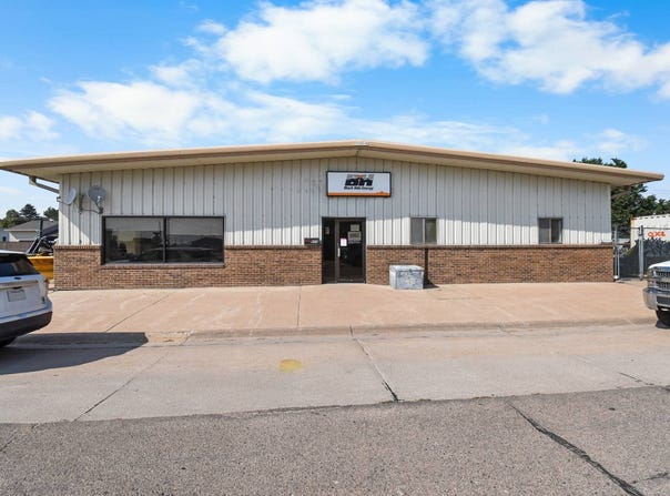 603 E 2nd St, Ogallala, NE 69153