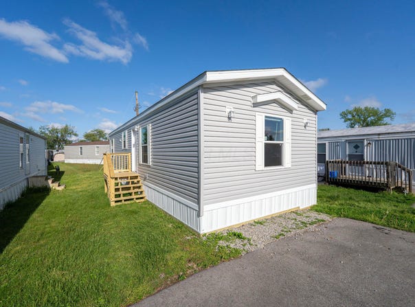 2288 W High Street NE, Newark, OH 43055