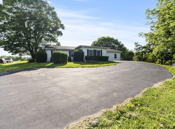 1205 Richmond Road, Paint Lick, KY 40461