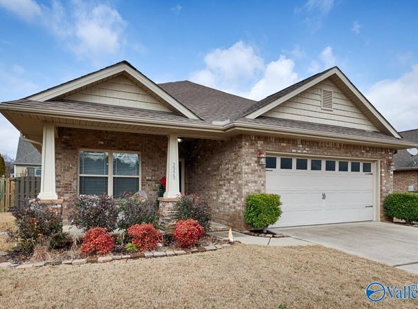 2920 Magnolia Park Drive SE, Owens Cross Roads, AL 35763