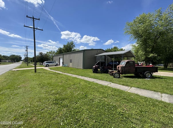301 N Magnolia Avenue, Columbus, KS 66725