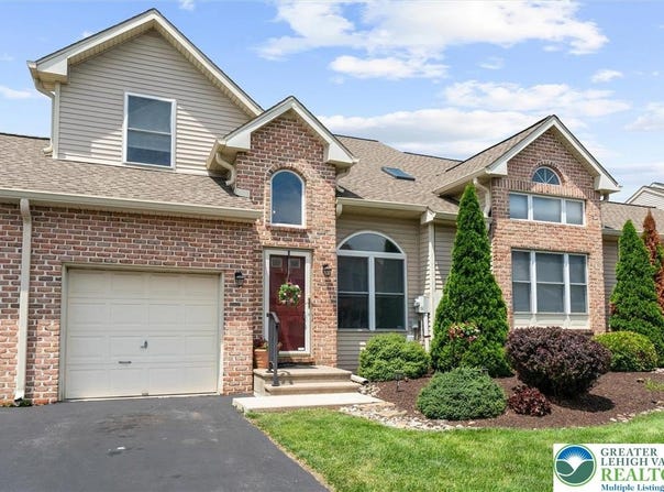 318 Windsor Place unit: 318, Macungie Boro, PA 18062