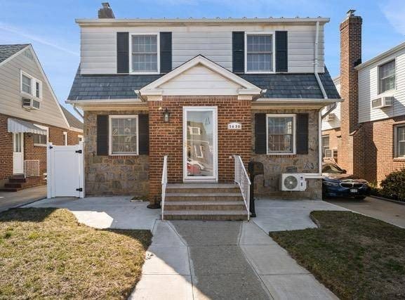 56-30 215th Street, Oakland Gardens, NY 11364