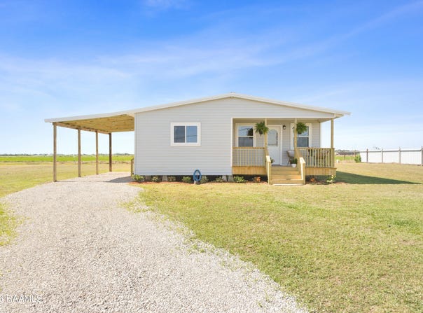 516 Cheneau Road, Kaplan, LA 70548