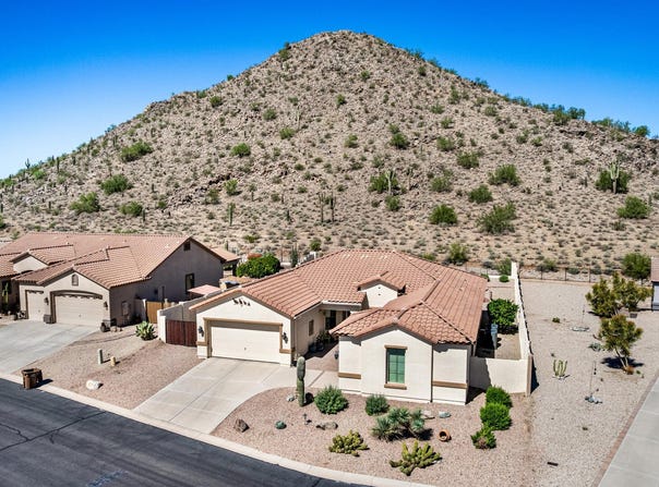 31492 N SONZA Way, San Tan Valley, AZ 85143
