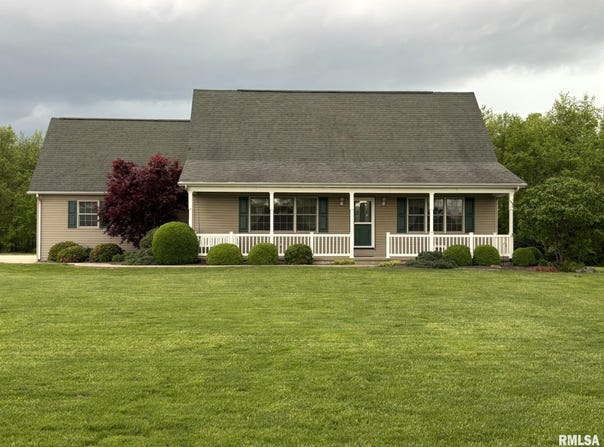 4041 Five Mile Creek Road, Salem, IL 62881
