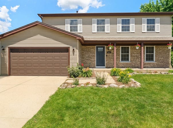 4816 W Courtland Trail, McHenry, IL 60050