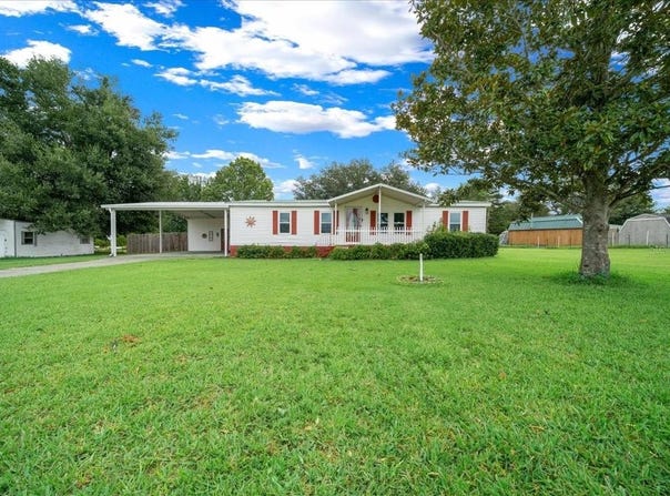 13885 COUNTY ROAD 109D-3, LADY LAKE, FL 32159