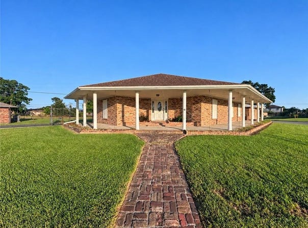 1069 PRICE Drive, Harvey, LA 70058