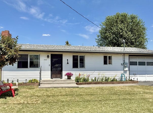3929 Sturdivant Avenue, Klamath Falls, OR 97603