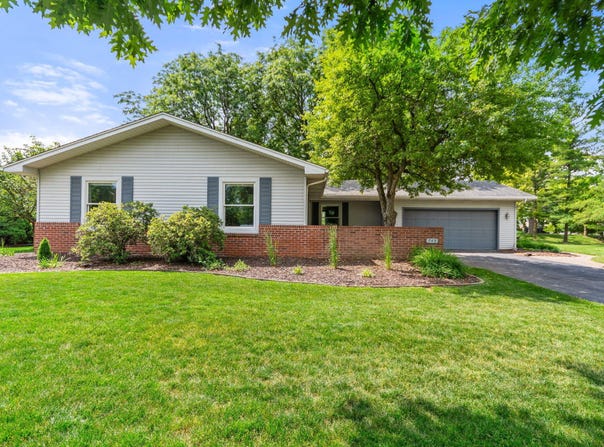 749 Foxboro Court, Saline, MI 48176