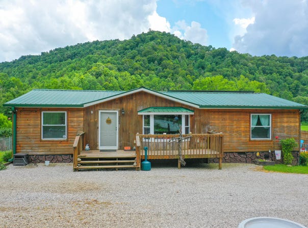 4264 1482 Highway, Oneida, KY 40972