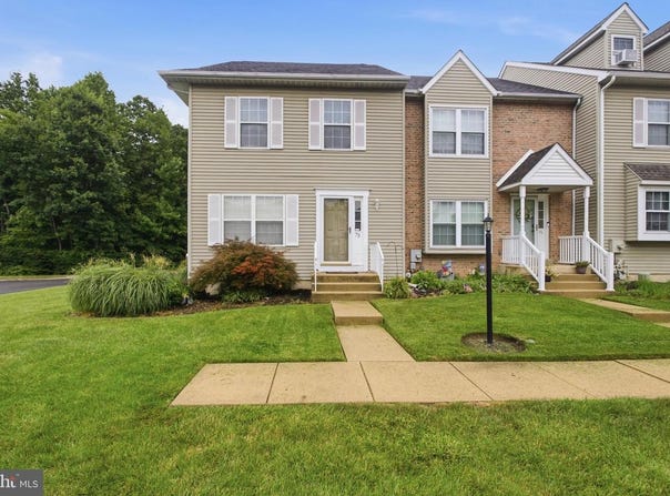 75 LOUIS JAMES CT #75, UPPER CHICHESTER, PA 19014