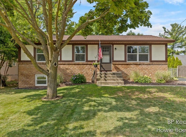 4383 40th Street SW, Grandville, MI 49418