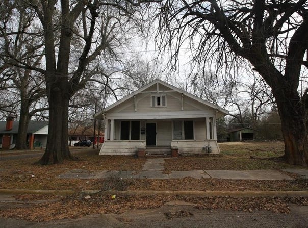 684 5th Street NW, Paris, TX 75460