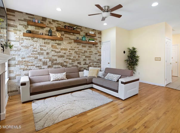 73 Tennyson Road, East Windsor, NJ 08520