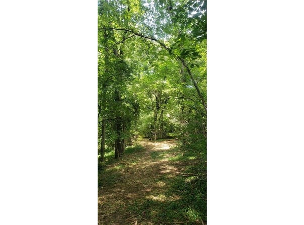 N Baltimore Avenue, Gladstone, MO 64118