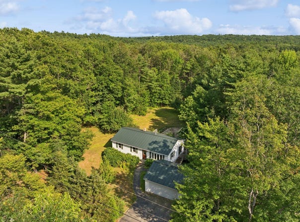 205 River Road, Bowdoinham, ME 04008