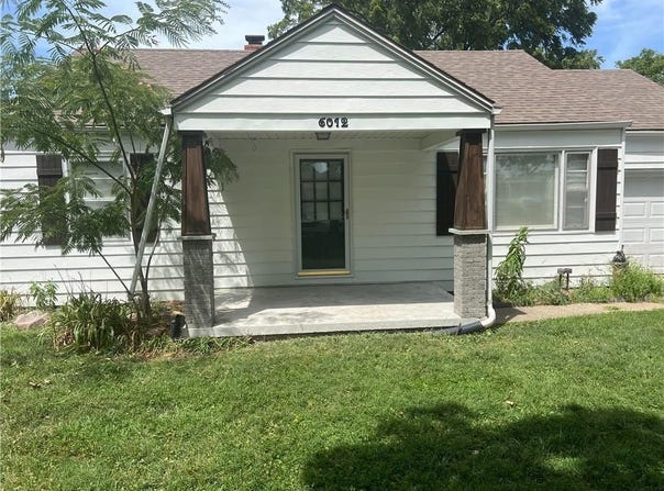 6012 NW Lenox Avenue, Kansas City, MO 64151