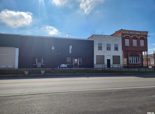 105 E FRANKLIN Street, Sesser, IL 62884