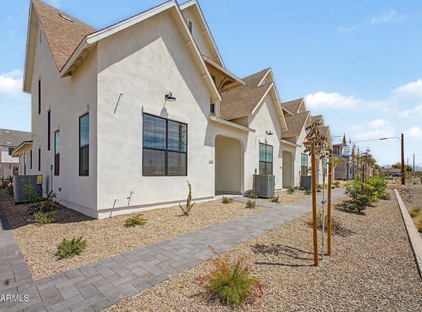 8232 E University Drive, Mesa, AZ 85207