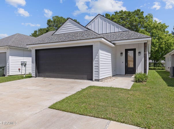211 Alpine Drive, Lafayette, LA 70506