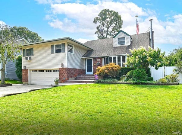 1994 Van Nostrand Avenue, Merrick, NY 11566