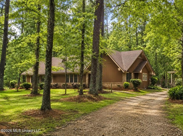 320 Springhill Drive, Terry, MS 39170