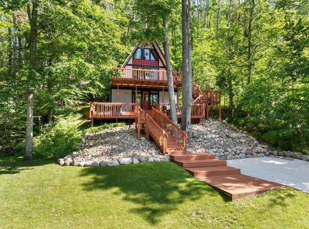 477 CHAMONIX, HARBOR SPRINGS, MI 49740