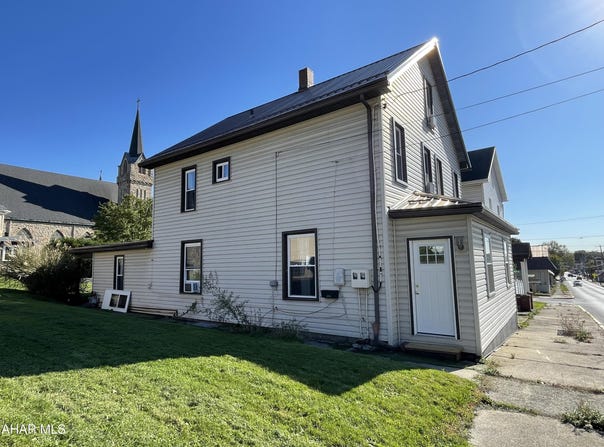 419-421 2nd Street, Cresson, PA 16630
