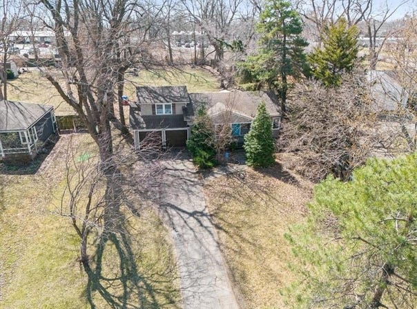 6901 W 82nd Street, Overland Park, KS 66204
