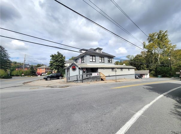 6618 S Delaware Drive, Lower Mt Bethel Twp, PA 18013
