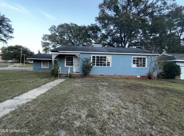 1004 Voorhees Avenue, Jackson, MS 39209