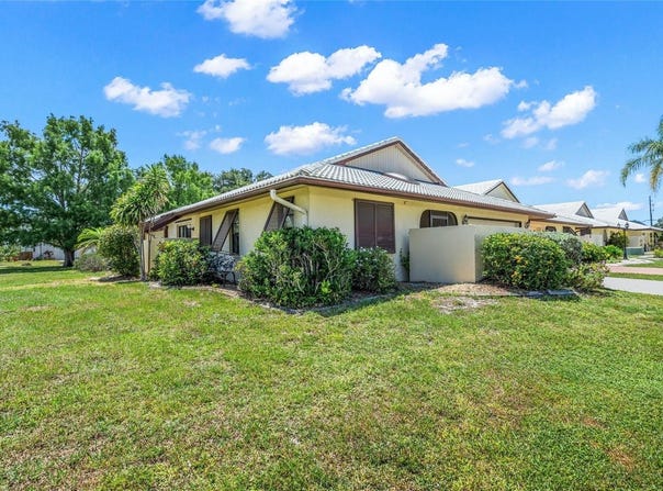 98 DRIFTING SANDS DRIVE, VENICE, FL 34293