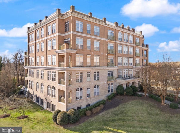 810 BELMONT BAY Drive, WOODBRIDGE, VA 22191