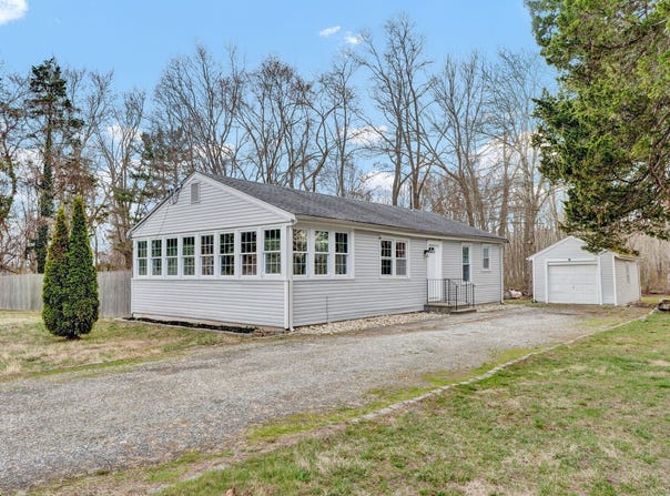 14 Denmore Lane, Old Saybrook, CT 06475